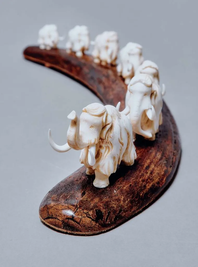 Что привезти в подарок из Тюмени - косторезные изделия 2