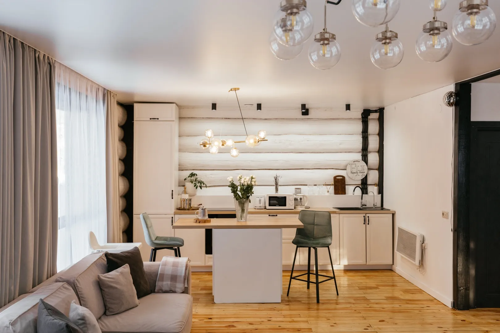 Дома для отдыха с баней и сибирским чаном  «ФемилиХаус72»