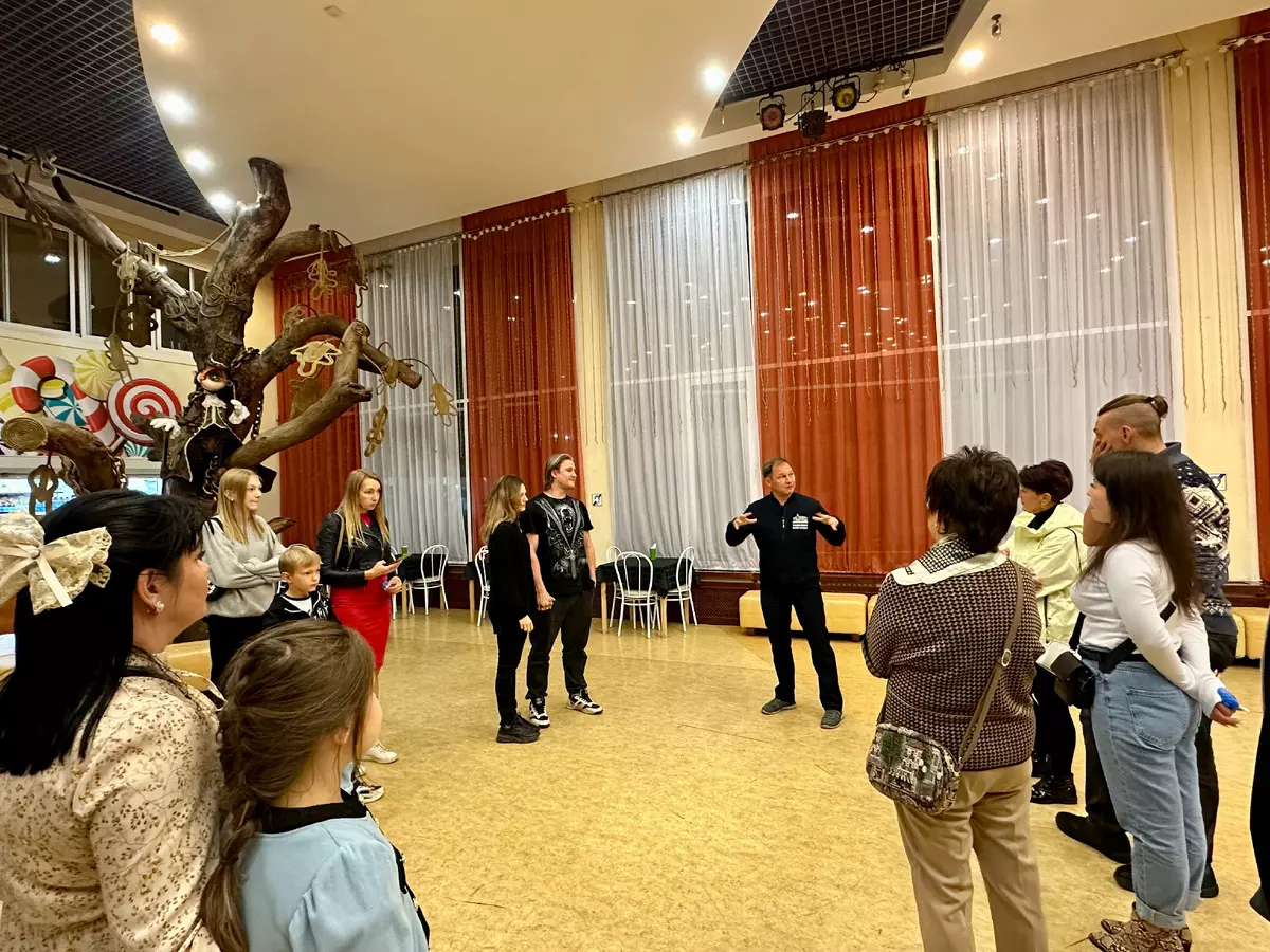 Когда сказка оживает: ночная экскурсия по Тюменскому театру кукол