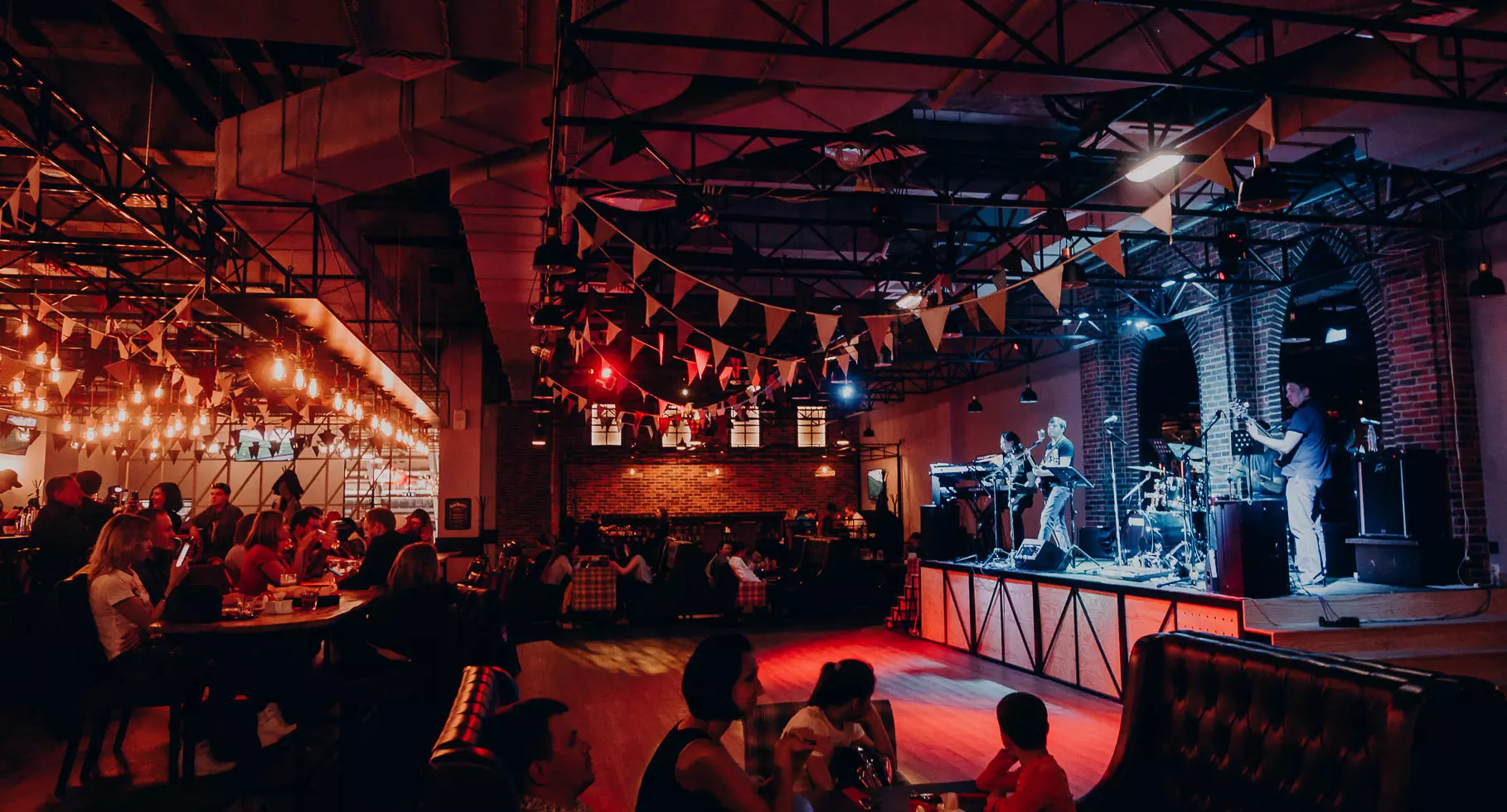 Боулинг-ресторан Brooklyn Bowl