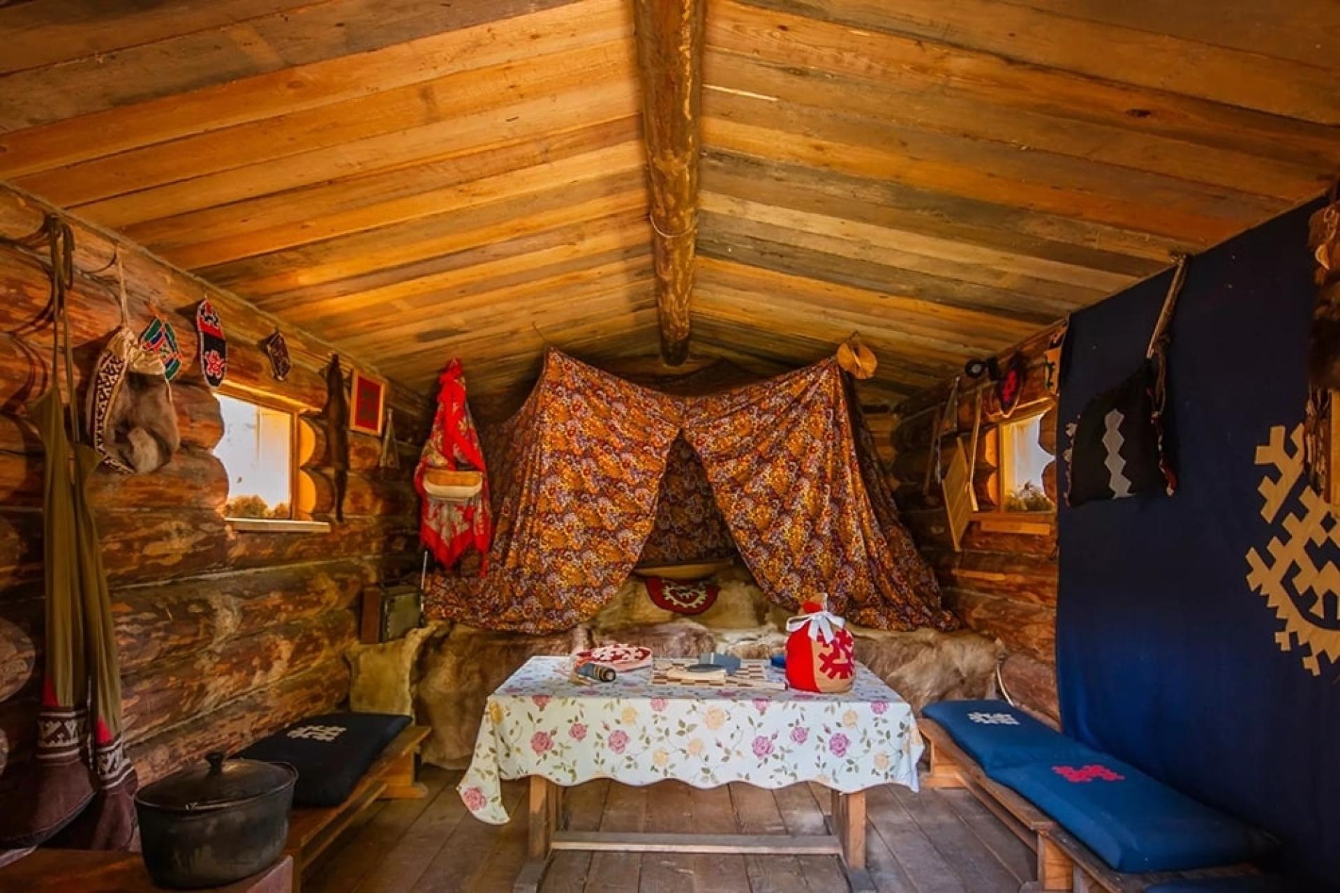 Этностойбище «Увас мир хот» (Дом северных людей)