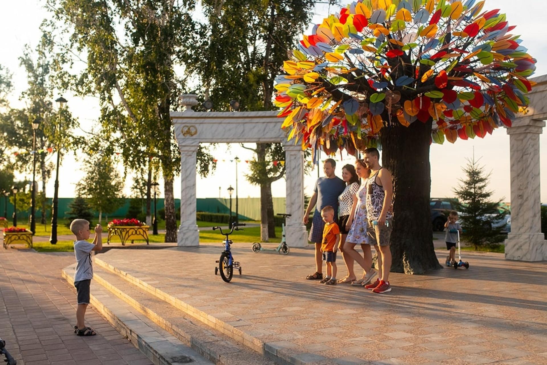 Площадь Борцов Революции