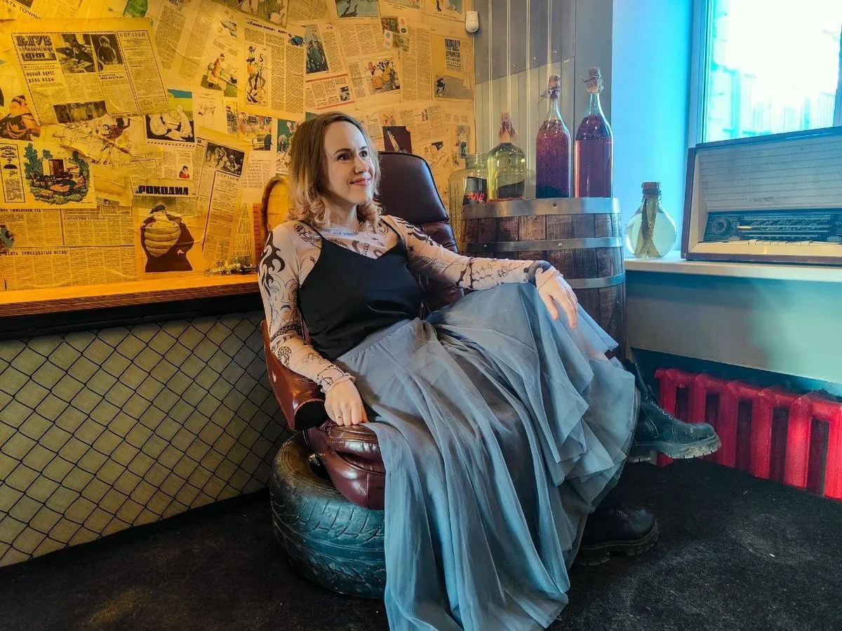 «Але, гараж»: все виды топлива, съедобный ремкомплект и ретро-атмосфера в тюменском баре