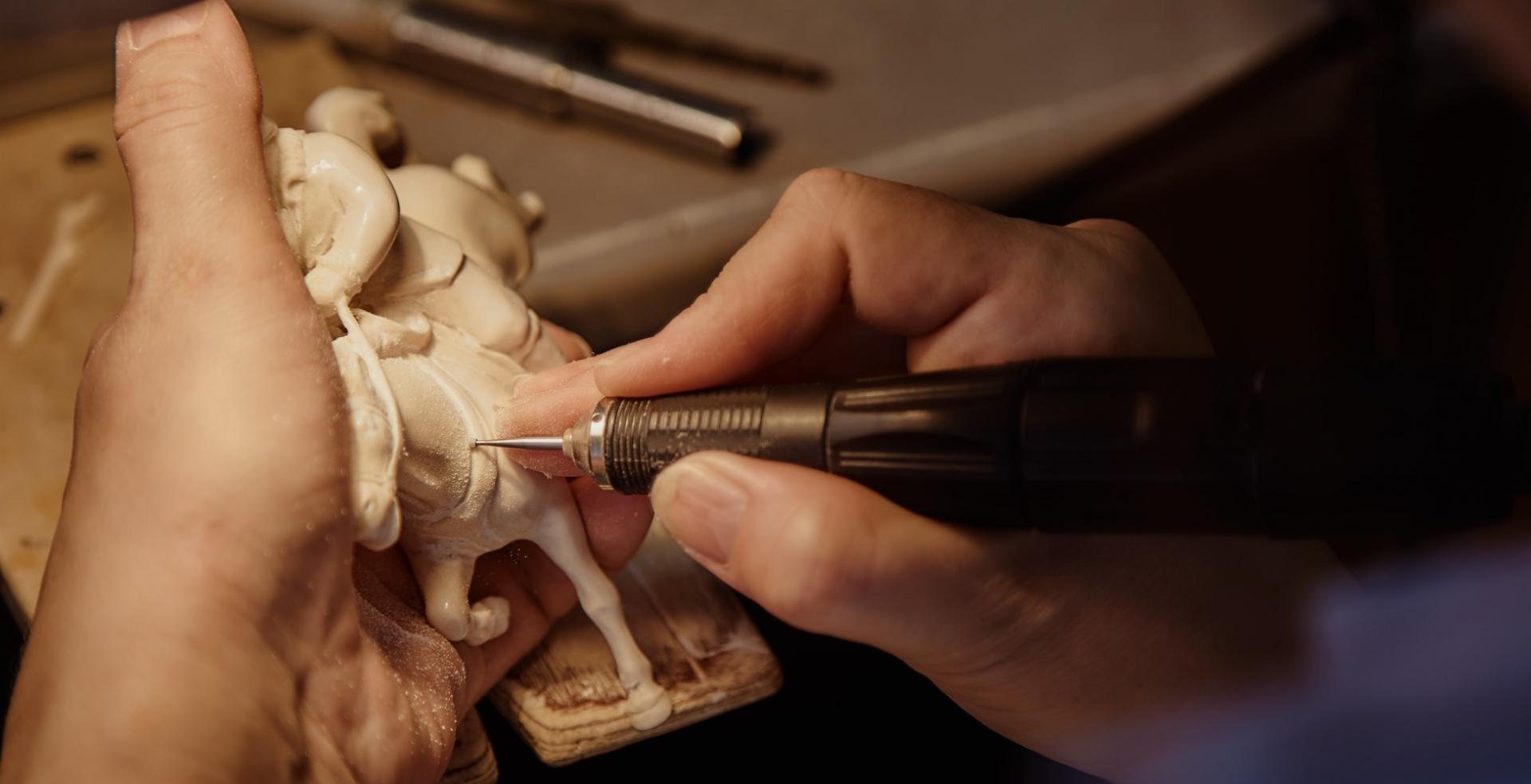 Тобольская фабрика художественных косторезных изделий