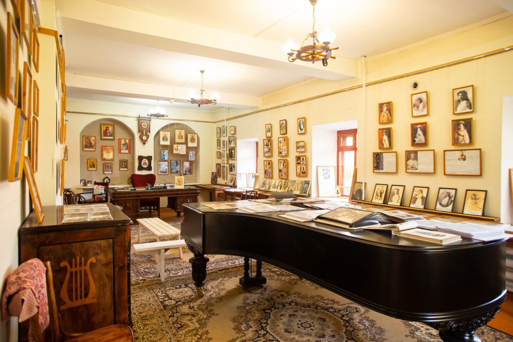                             Исторические места                          