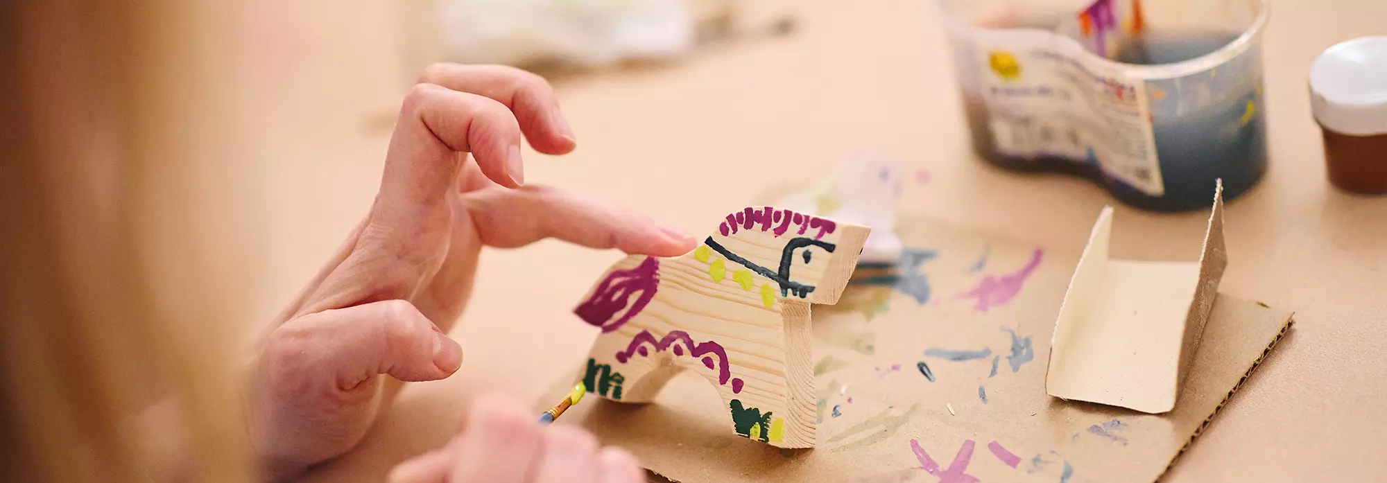 Коклюшки или фриволите: чем заняться?