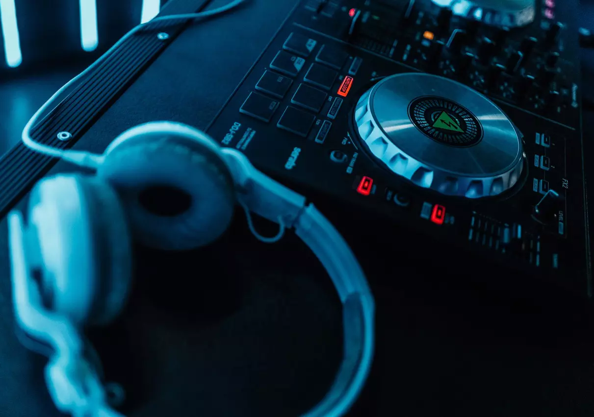 Бар «Буду поздно»