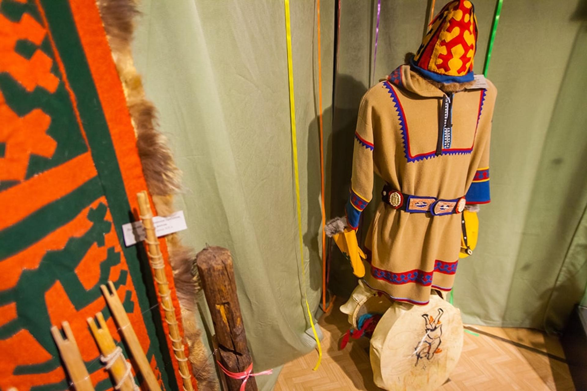 Археологический музей-заповедник на озере Андреевском