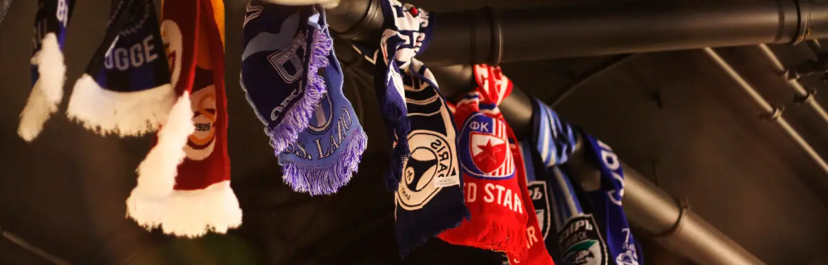 Бар для болельщиков в Тюмени: телевизоры, коллекция клубных шарфов и сытное меню