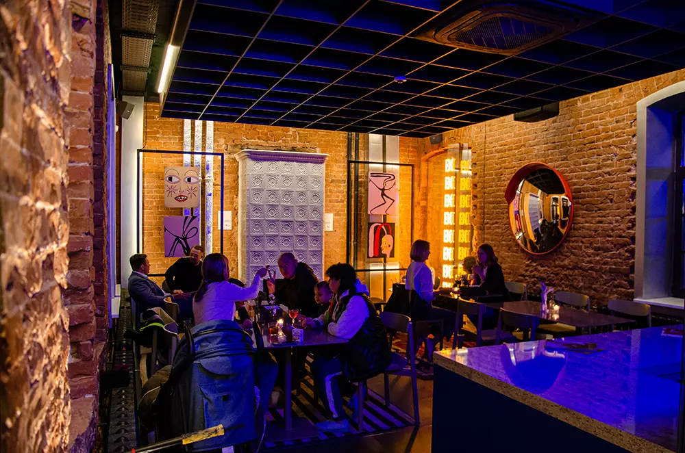 От питерской рюмочной до мексиканского бара: топ-9 атмосферных заведений Тюмени