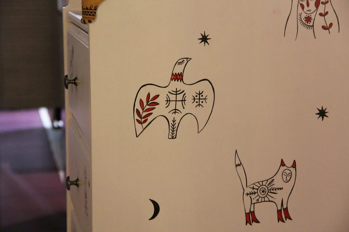 Строганина из оленины и необычные напитки 2-3