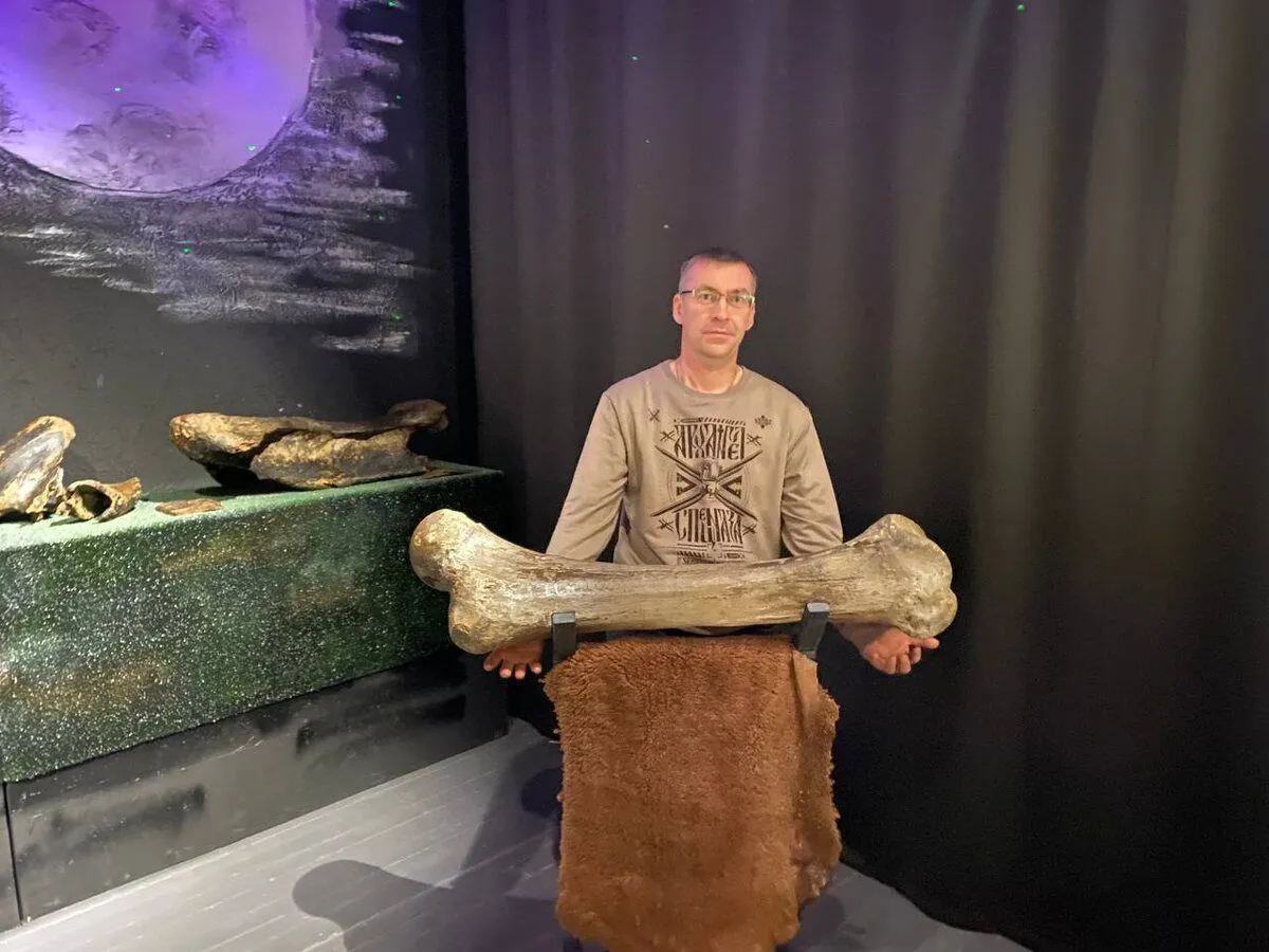 Настоящая пещера и скелет мамонта 1