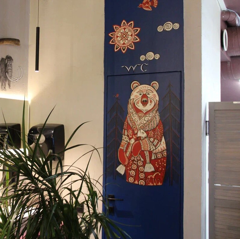 Строганина из оленины и необычные напитки 2