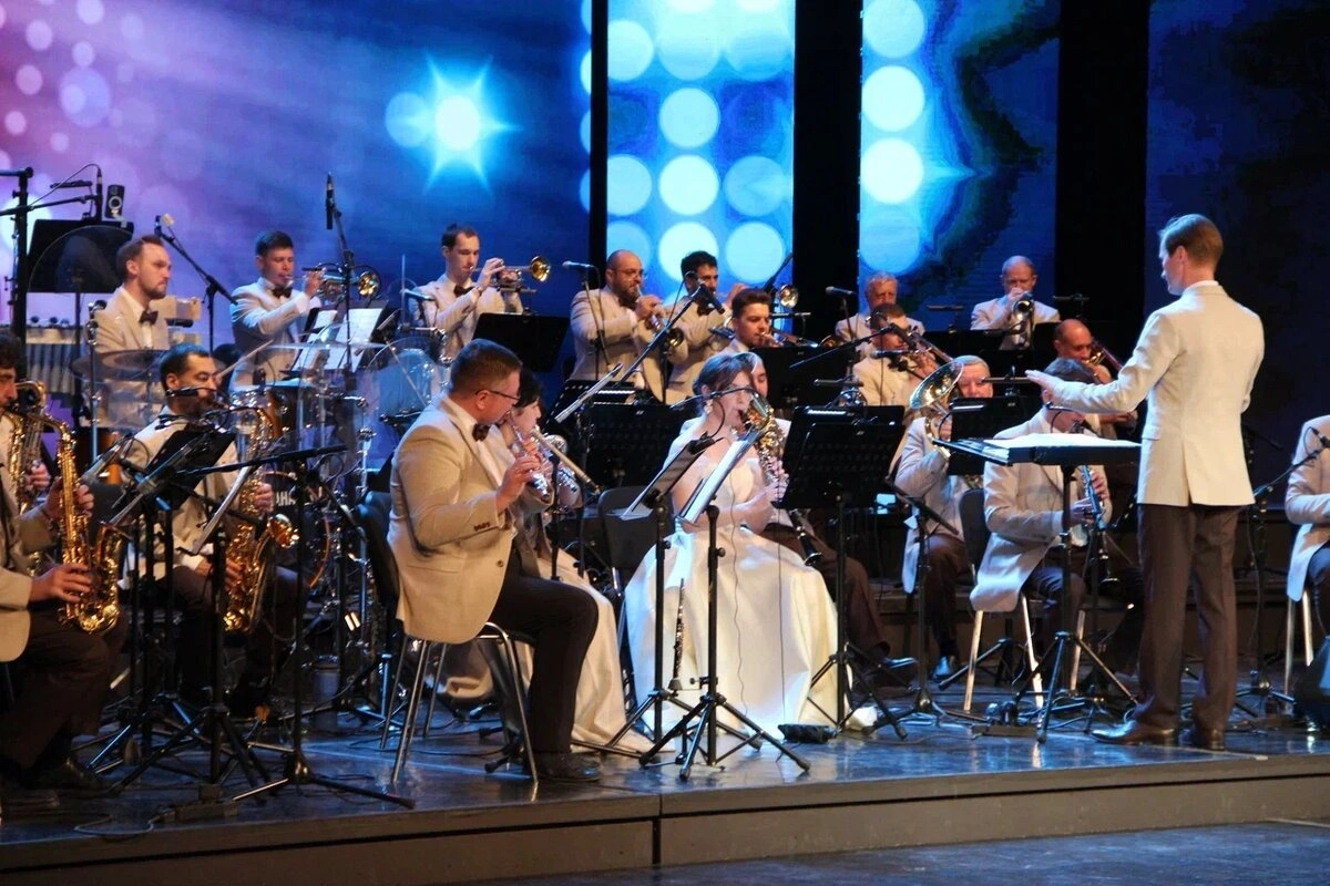 Что скрывает Дворец культуры «Нефтяник» 12