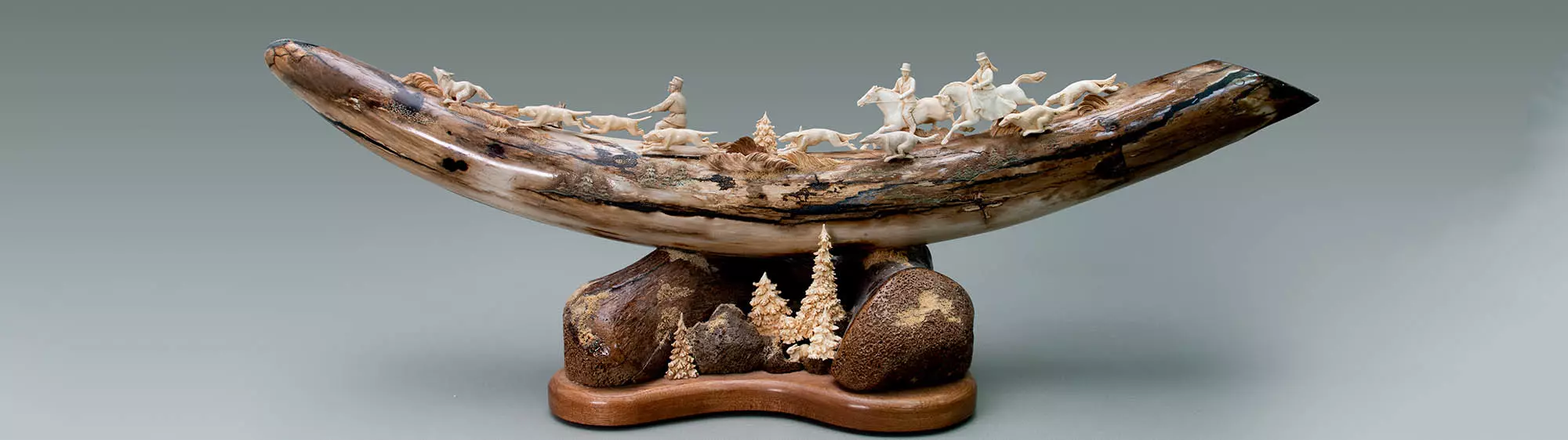 Рассказываю про единственную в России художественную косторезную фабрику