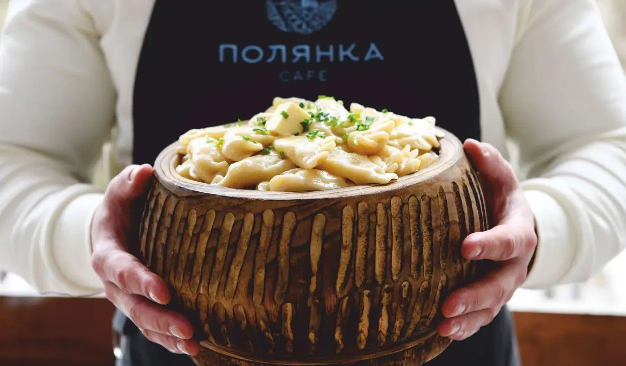 Рестохолл «Полянка кафе» в экопарке «ТАЙГА»