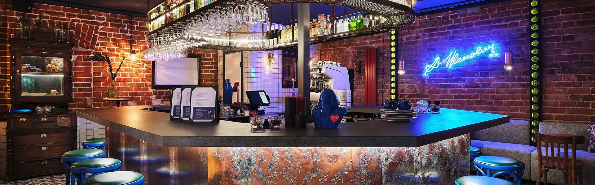 Сибирский бар русских напитков «Д. Иванович» в Тюмени