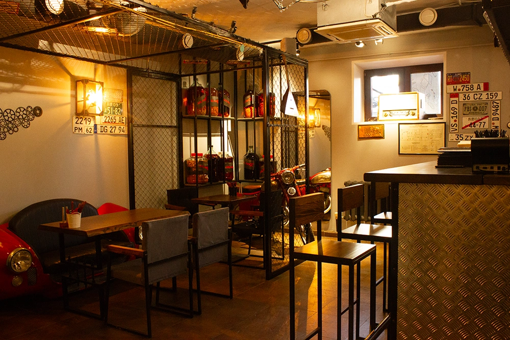 Бар «Але, гараж»