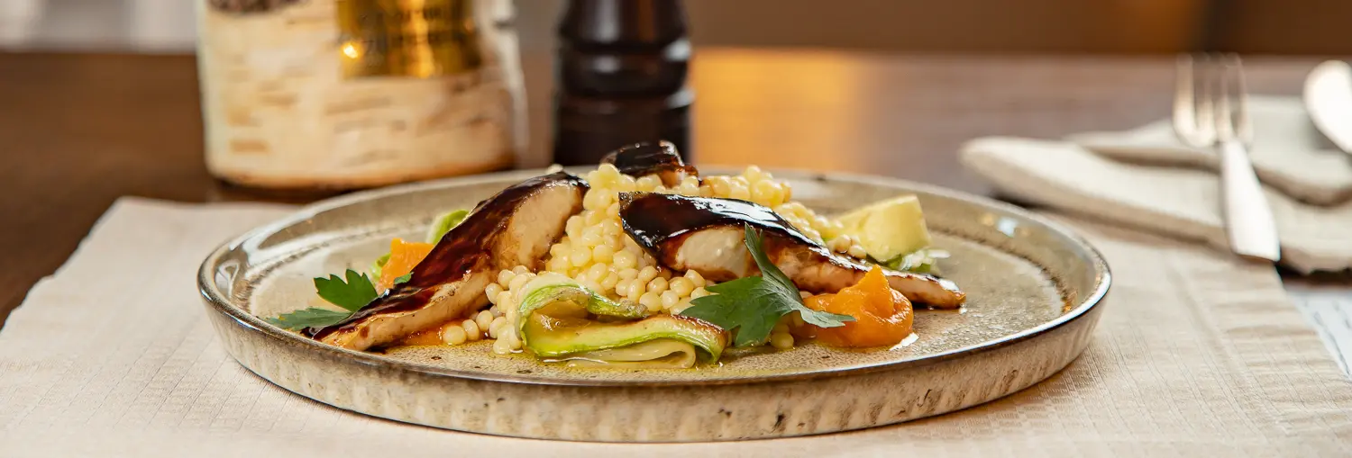 Рассказываю, как выгодно покушать в одном из самых колоритных ресторанов Сибири